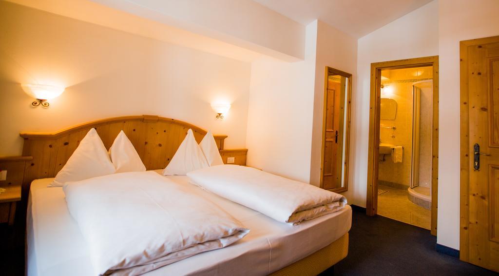 Hotel Restaurant Schaurhof Vipiteno Bagian luar foto