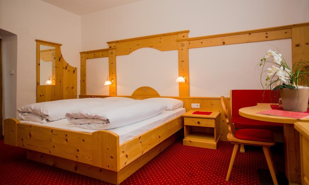 Hotel Restaurant Schaurhof Vipiteno Bagian luar foto