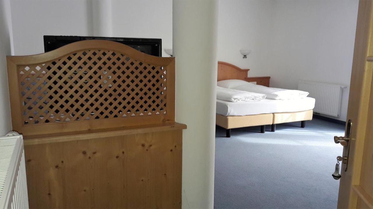Hotel Restaurant Schaurhof Vipiteno Bagian luar foto
